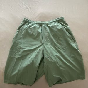 Lululemon Men’s short pace breaker lined short 7”